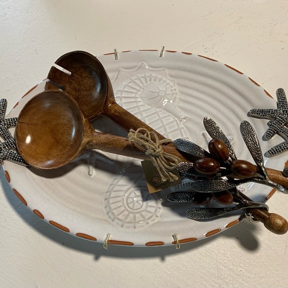 Mud Pie Other - BNWT MUD PIE White Starfish Platter and Serve ware Set w/ Silver Olive Design
